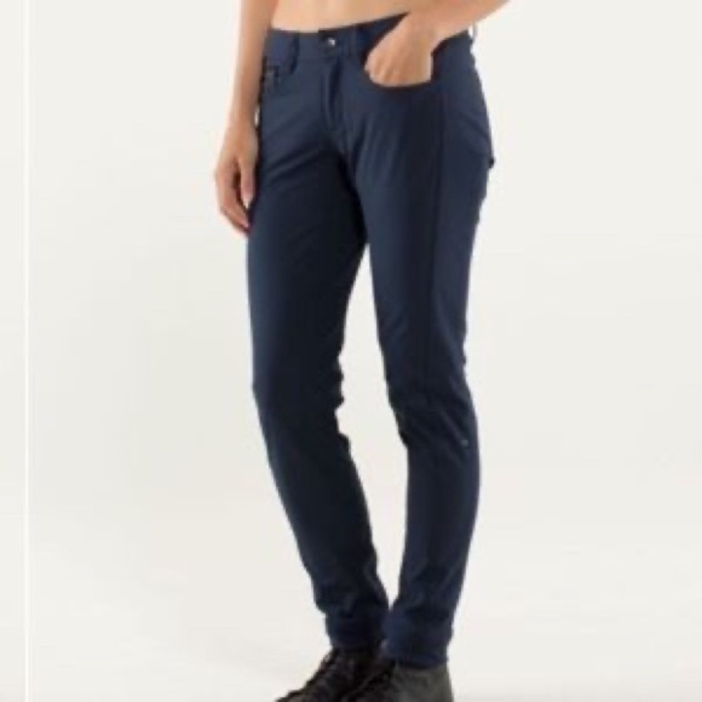 Lululemon navy urbanite pants! So cute and comfy!